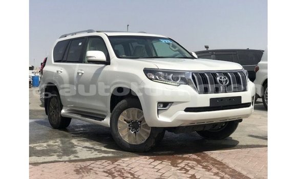 Buy Import Toyota Prado White Car in Import - Dubai in Ahal