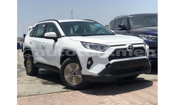 Buy Import Toyota 4Runner White Car in Import - Dubai in Ahal
