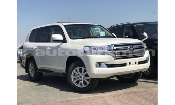 Buy Import Toyota Land Cruiser White Car in Import - Dubai in Ahal