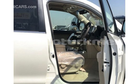 Buy Import Toyota Land Cruiser White Car in Import - Dubai in Ahal Buy Import Toyota Land Cruiser White Car in Import - Dubai in Ahal