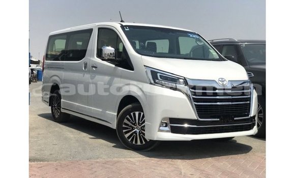 Buy Import Toyota Granvia White Car in Import - Dubai in Ahal