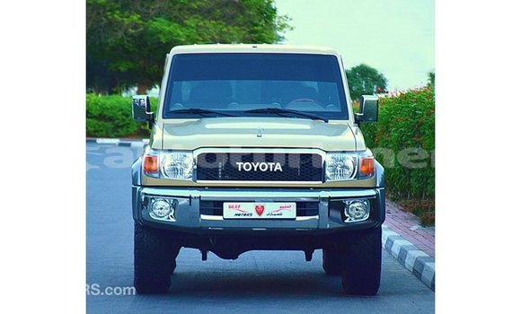 Buy Import Toyota Land Cruiser Beige Car in Import - Dubai in Ahal Buy Import Toyota Land Cruiser Beige Car in Import - Dubai in Ahal