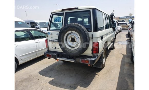Buy Import Toyota Land Cruiser White Car in Import - Dubai in Ahal Buy Import Toyota Land Cruiser White Car in Import - Dubai in Ahal
