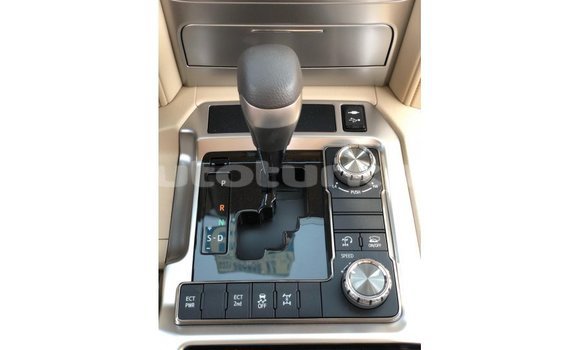 Buy Import Toyota Land Cruiser White Car in Import - Dubai in Ahal Buy Import Toyota Land Cruiser White Car in Import - Dubai in Ahal