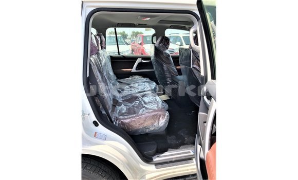 Buy Import Toyota Land Cruiser White Car in Import - Dubai in Ahal Buy Import Toyota Land Cruiser White Car in Import - Dubai in Ahal