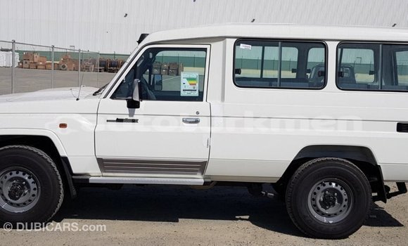 Buy Import Toyota Land Cruiser White Car in Import - Dubai in Ahal Buy Import Toyota Land Cruiser White Car in Import - Dubai in Ahal