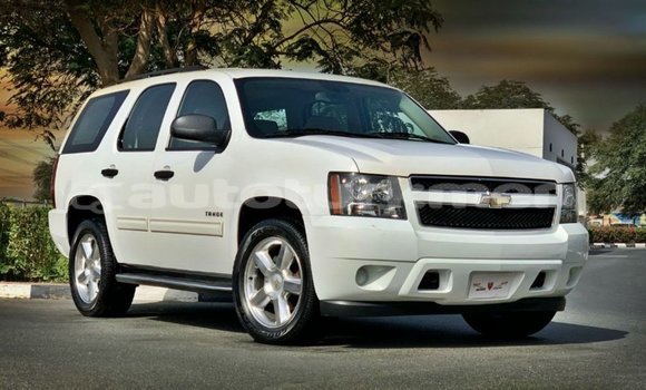Buy Import Chevrolet Tahoe White Car in Import - Dubai in Ahal