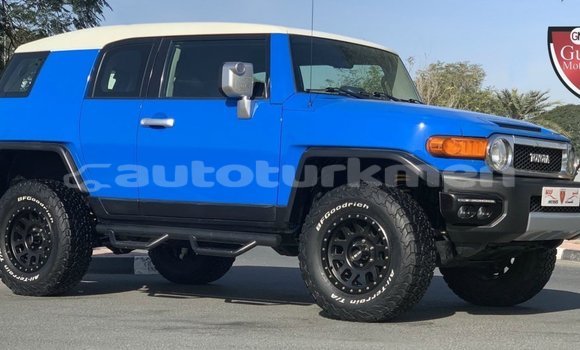 Buy Import Toyota FJ Cruiser Blue Car in Import - Dubai in Ahal