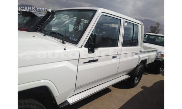 Buy Import Toyota Land Cruiser White Car in Import - Dubai in Ahal Buy Import Toyota Land Cruiser White Car in Import - Dubai in Ahal