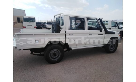 Buy Import Toyota Land Cruiser White Car in Import - Dubai in Ahal Buy Import Toyota Land Cruiser White Car in Import - Dubai in Ahal