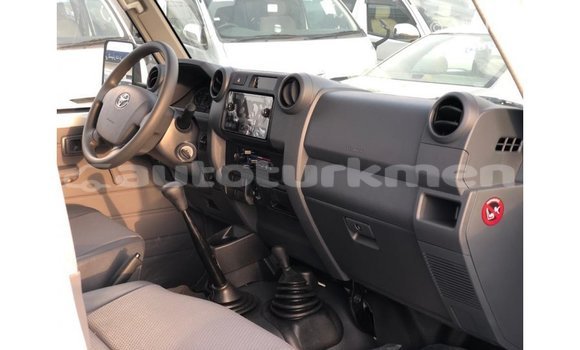 Buy Import Toyota Land Cruiser White Car in Import - Dubai in Ahal Buy Import Toyota Land Cruiser White Car in Import - Dubai in Ahal