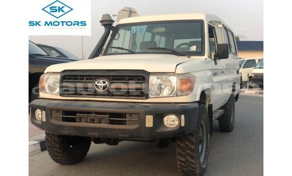 Buy Import Toyota Land Cruiser White Car in Import - Dubai in Ahal Buy Import Toyota Land Cruiser White Car in Import - Dubai in Ahal