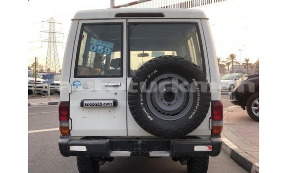 Buy Import Toyota Land Cruiser White Car in Import - Dubai in Ahal Buy Import Toyota Land Cruiser White Car in Import - Dubai in Ahal