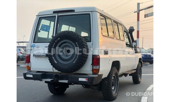 Buy Import Toyota Land Cruiser White Car in Import - Dubai in Ahal Buy Import Toyota Land Cruiser White Car in Import - Dubai in Ahal