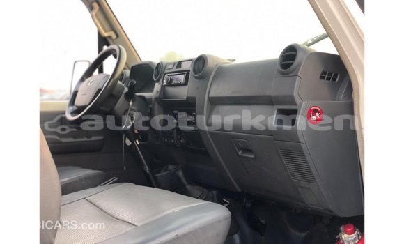 Buy Import Toyota Land Cruiser White Car in Import - Dubai in Ahal Buy Import Toyota Land Cruiser White Car in Import - Dubai in Ahal