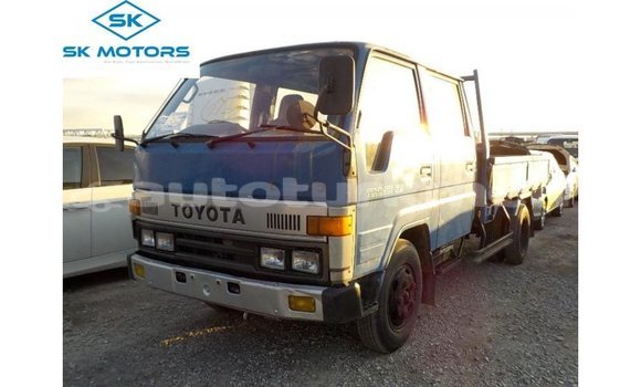 Buy Import Toyota Dyna Blue Car in Import - Dubai in Ahal