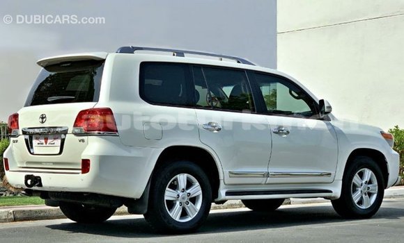 Buy Import Toyota Land Cruiser White Car in Import - Dubai in Ahal Buy Import Toyota Land Cruiser White Car in Import - Dubai in Ahal