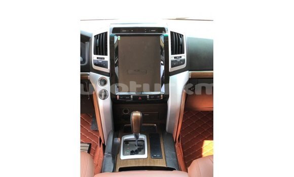 Buy Import Toyota Land Cruiser White Car in Import - Dubai in Ahal Buy Import Toyota Land Cruiser White Car in Import - Dubai in Ahal