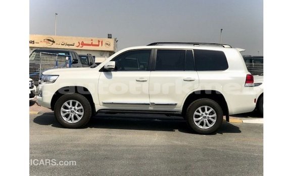 Buy Import Toyota Land Cruiser White Car in Import - Dubai in Ahal Buy Import Toyota Land Cruiser White Car in Import - Dubai in Ahal