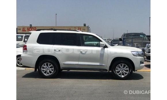 Buy Import Toyota Land Cruiser White Car in Import - Dubai in Ahal Buy Import Toyota Land Cruiser White Car in Import - Dubai in Ahal