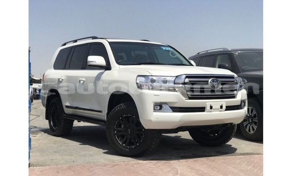 Buy Import Toyota Land Cruiser White Car in Import - Dubai in Ahal
