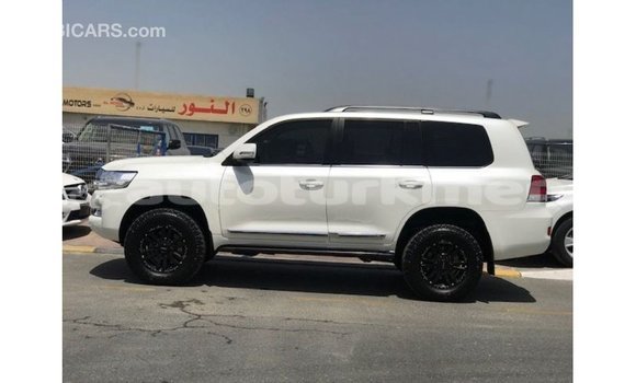 Buy Import Toyota Land Cruiser White Car in Import - Dubai in Ahal Buy Import Toyota Land Cruiser White Car in Import - Dubai in Ahal