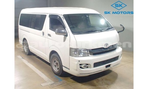 Buy Import Toyota Hiace White Car in Import - Dubai in Ahal