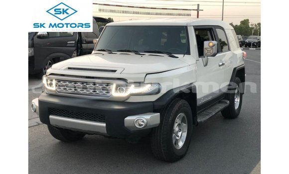Buy Import Toyota FJ Cruiser White Car in Import - Dubai in Ahal Buy Import Toyota FJ Cruiser White Car in Import - Dubai in Ahal