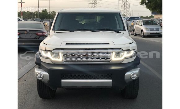 Buy Import Toyota FJ Cruiser White Car in Import - Dubai in Ahal Buy Import Toyota FJ Cruiser White Car in Import - Dubai in Ahal