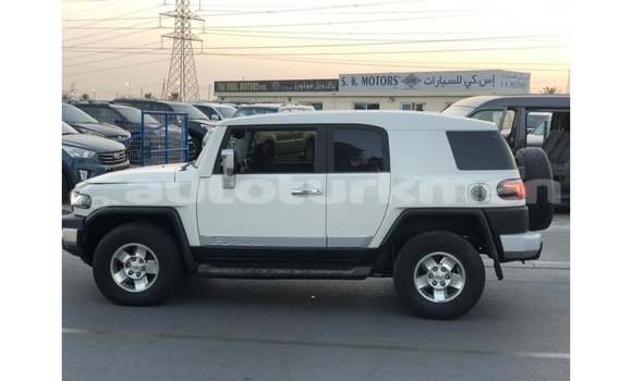 Buy Import Toyota FJ Cruiser White Car in Import - Dubai in Ahal Buy Import Toyota FJ Cruiser White Car in Import - Dubai in Ahal