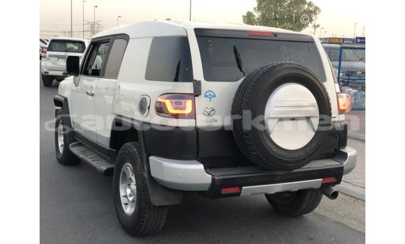 Buy Import Toyota FJ Cruiser White Car in Import - Dubai in Ahal Buy Import Toyota FJ Cruiser White Car in Import - Dubai in Ahal