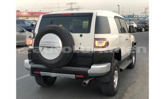 Buy Import Toyota FJ Cruiser White Car in Import - Dubai in Ahal Buy Import Toyota FJ Cruiser White Car in Import - Dubai in Ahal