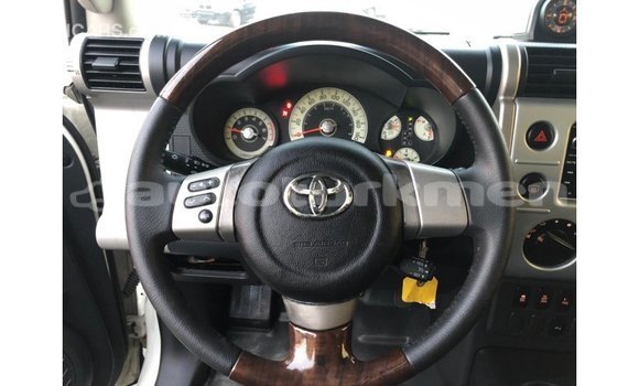 Buy Import Toyota FJ Cruiser White Car in Import - Dubai in Ahal Buy Import Toyota FJ Cruiser White Car in Import - Dubai in Ahal