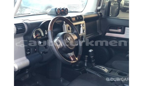 Buy Import Toyota FJ Cruiser White Car in Import - Dubai in Ahal Buy Import Toyota FJ Cruiser White Car in Import - Dubai in Ahal
