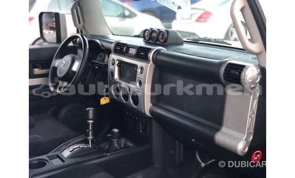 Buy Import Toyota FJ Cruiser White Car in Import - Dubai in Ahal Buy Import Toyota FJ Cruiser White Car in Import - Dubai in Ahal