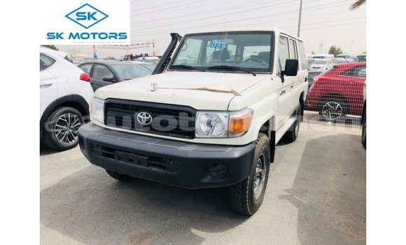 Buy Import Toyota Land Cruiser White Car in Import - Dubai in Ahal