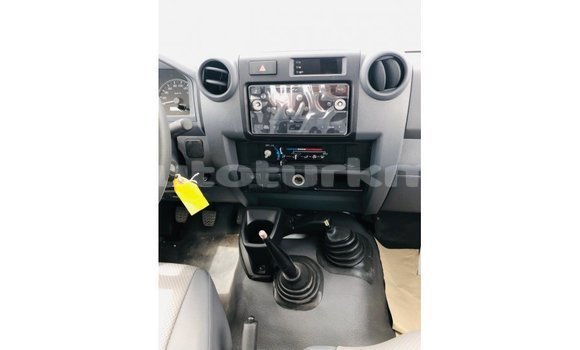 Buy Import Toyota Land Cruiser White Car in Import - Dubai in Ahal Buy Import Toyota Land Cruiser White Car in Import - Dubai in Ahal