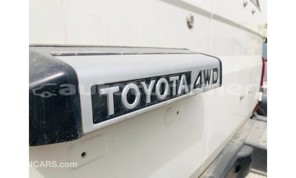 Buy Import Toyota Land Cruiser White Car in Import - Dubai in Ahal Buy Import Toyota Land Cruiser White Car in Import - Dubai in Ahal