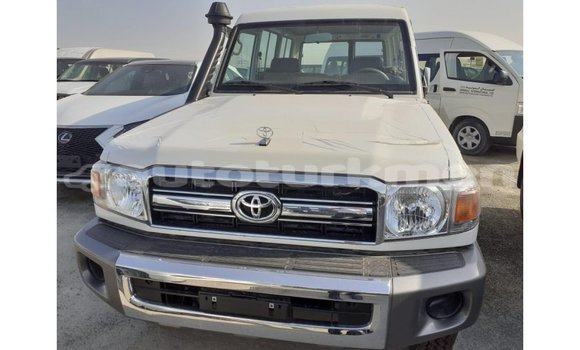 Buy Import Toyota Land Cruiser White Car in Import - Dubai in Ahal Buy Import Toyota Land Cruiser White Car in Import - Dubai in Ahal