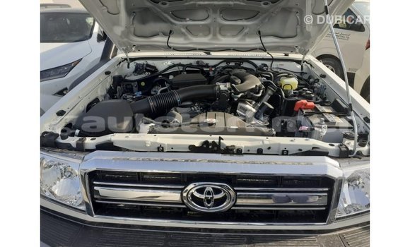 Buy Import Toyota Land Cruiser White Car in Import - Dubai in Ahal Buy Import Toyota Land Cruiser White Car in Import - Dubai in Ahal
