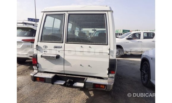 Buy Import Toyota Land Cruiser White Car in Import - Dubai in Ahal Buy Import Toyota Land Cruiser White Car in Import - Dubai in Ahal