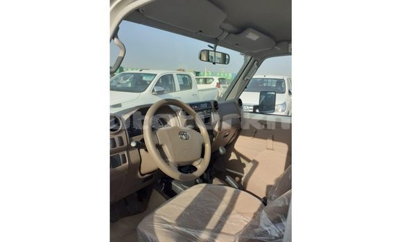Buy Import Toyota Land Cruiser White Car in Import - Dubai in Ahal Buy Import Toyota Land Cruiser White Car in Import - Dubai in Ahal