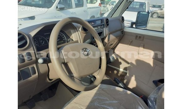 Buy Import Toyota Land Cruiser White Car in Import - Dubai in Ahal Buy Import Toyota Land Cruiser White Car in Import - Dubai in Ahal