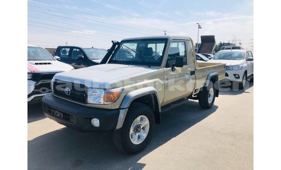 Buy Import Toyota Land Cruiser Beige Car in Import - Dubai in Ahal