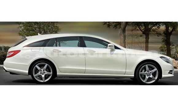 Buy Import Mercedes-Benz 190 White Car in Import - Dubai in Ahal Buy Import Mercedes-Benz 190 White Car in Import - Dubai in Ahal