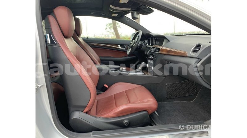 Big with watermark mercedes benz 190 ahal import dubai 3797