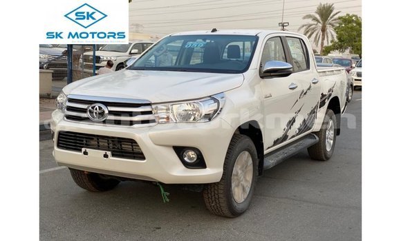 Buy Import Toyota Hilux White Car in Import - Dubai in Ahal