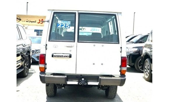 Buy Import Toyota Land Cruiser White Car in Import - Dubai in Ahal Buy Import Toyota Land Cruiser White Car in Import - Dubai in Ahal