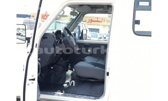 Buy Import Toyota Land Cruiser White Car in Import - Dubai in Ahal Buy Import Toyota Land Cruiser White Car in Import - Dubai in Ahal