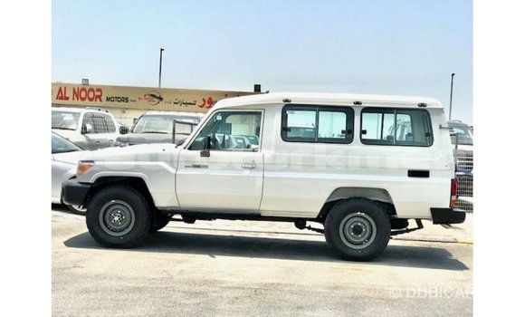 Buy Import Toyota Land Cruiser White Car in Import - Dubai in Ahal Buy Import Toyota Land Cruiser White Car in Import - Dubai in Ahal